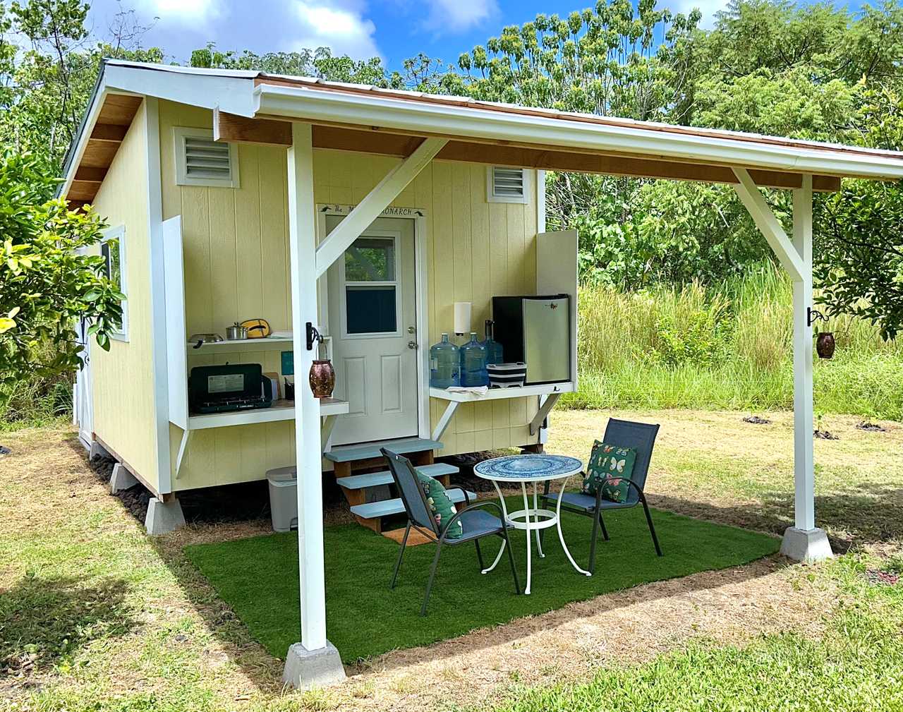 Pulelehua Gardens Off-grid Cabin 1 mile from ocean.