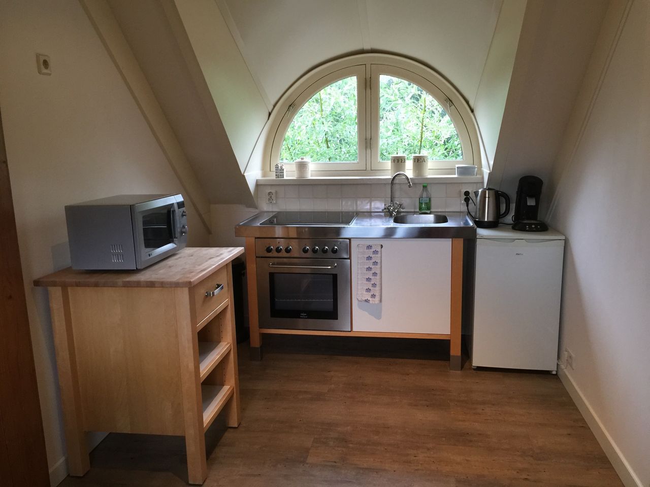 Cozy and Peaceful Thatched Roof Guesthouse of 1880's Farmhouse near Amsterdam!