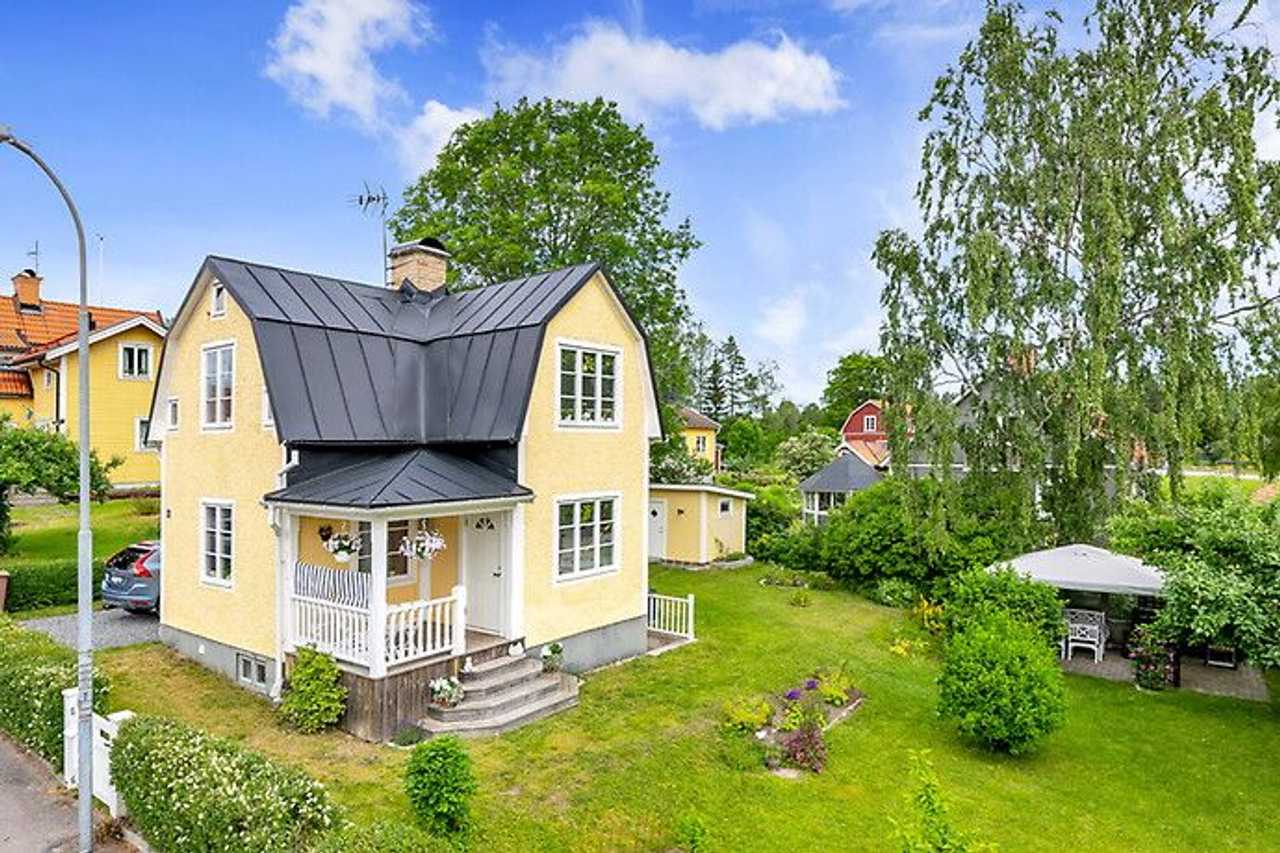Idyllic Swedish Summerhouse