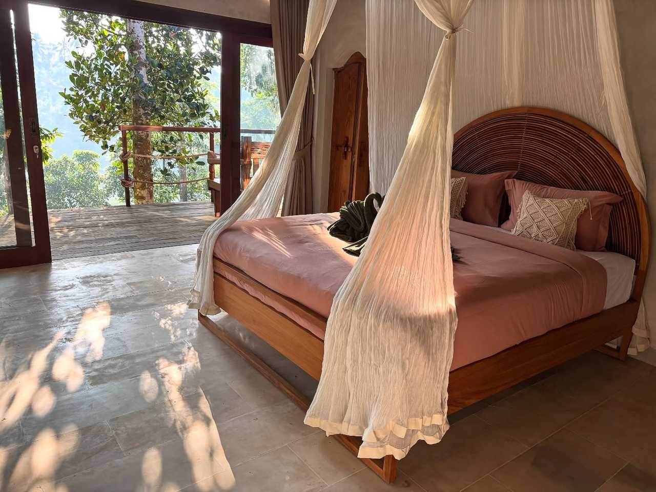 Harmony Hill - Fully vegan nature retreat w private jungle pool & valley views