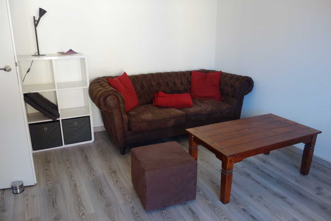 Sun-lit fully equipped flat in central location