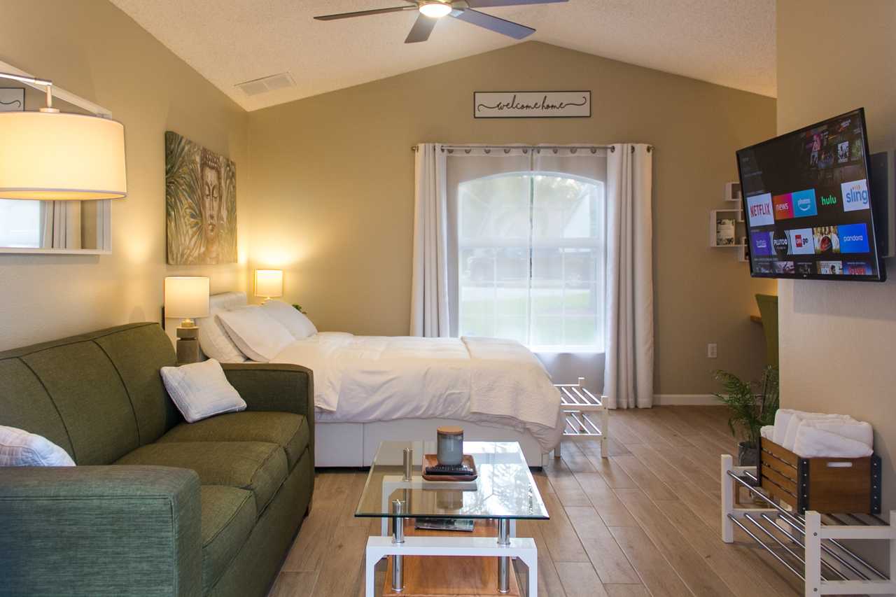 The Studio - Peaceful Vegan Retreat w/ Pool Near Disney