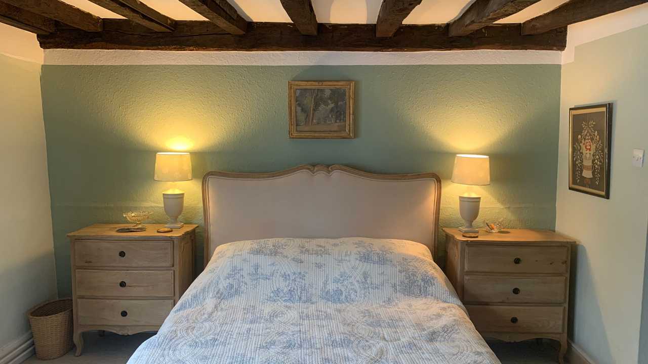 Zappa's. Totnes Guesthouse and plant-based cafe. Luxury accommodation/Great food