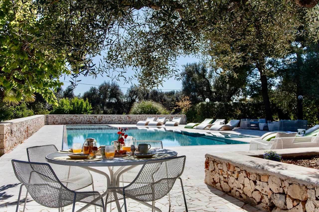 Luxury villa in midst of an ancient olive grove, ideal for families
