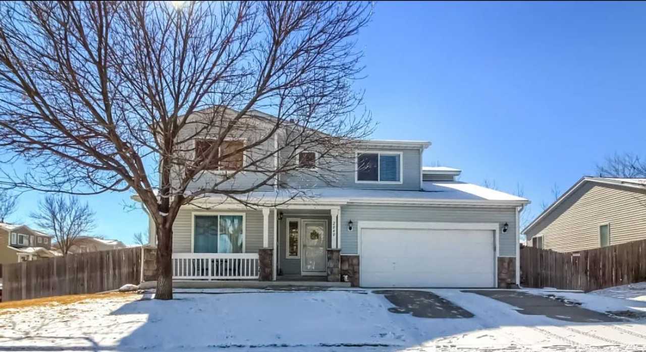 SUNNY, SPACIOUS HOME IN FRIENDLY THORNTON!