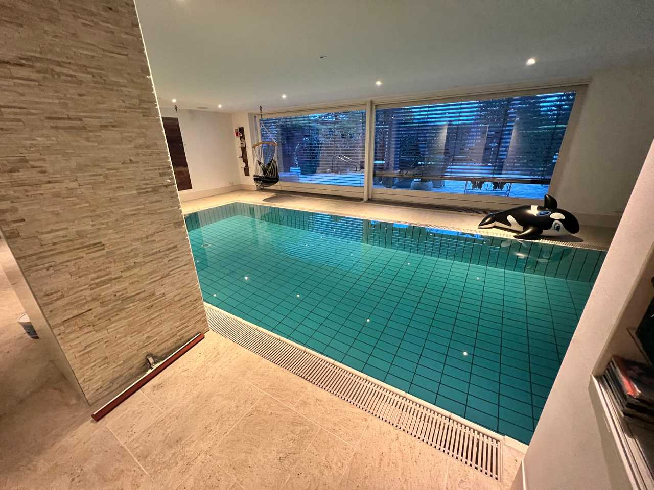 Luxurious 260m² Villa with Garden and Pool 