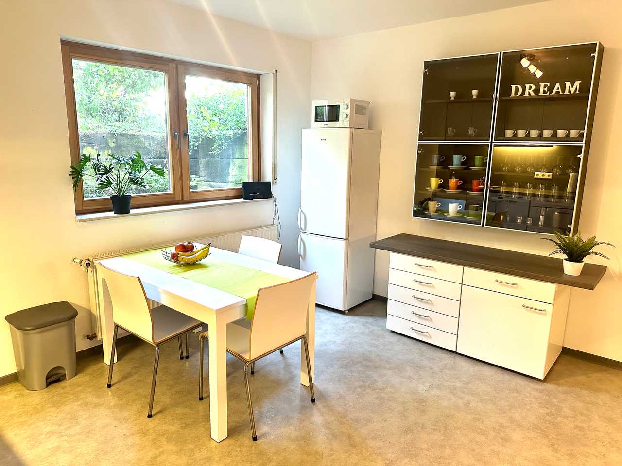 spacious appartment with mindlowing food