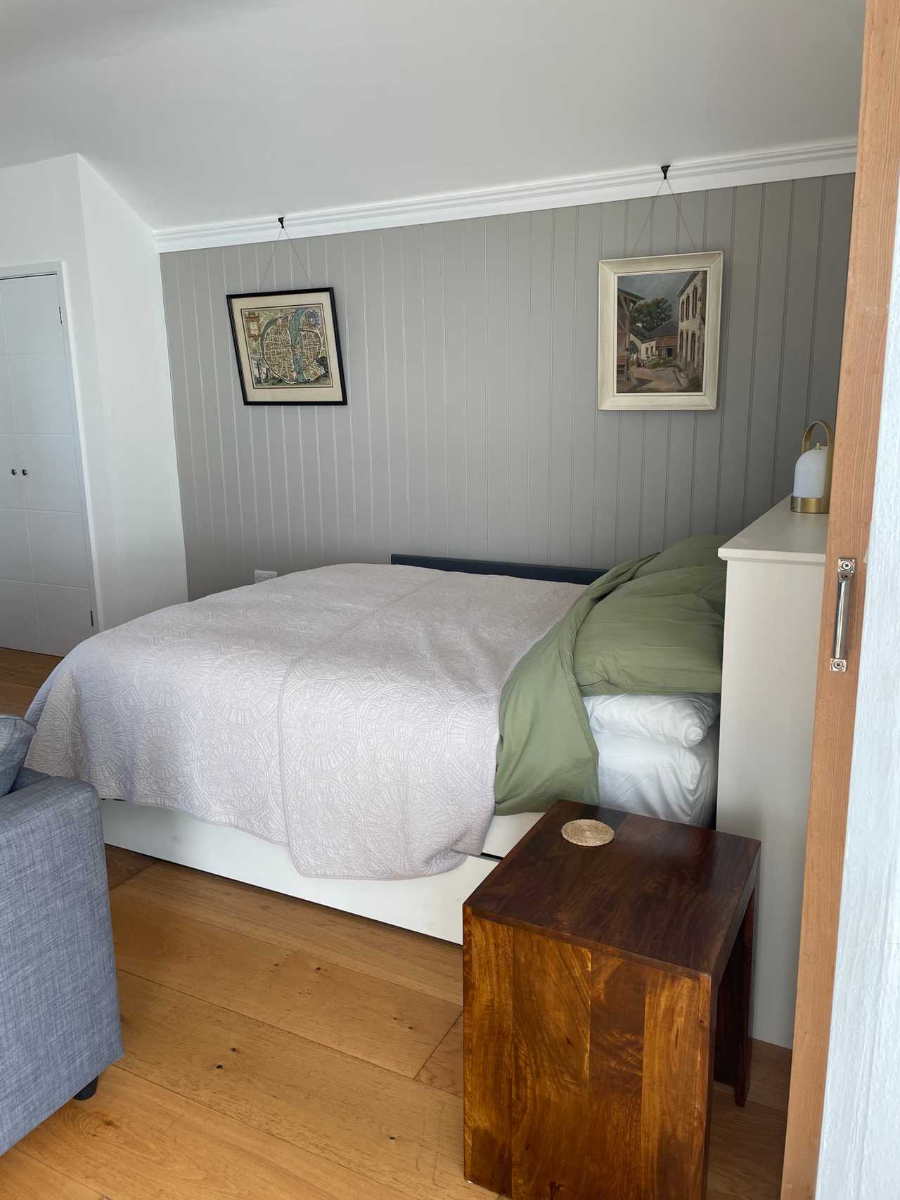 Gorse vegetarian studio between the moors and the coast. 
