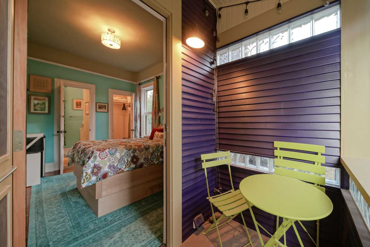 Secluded Patio Suite in the heart of Portland neighborhoods