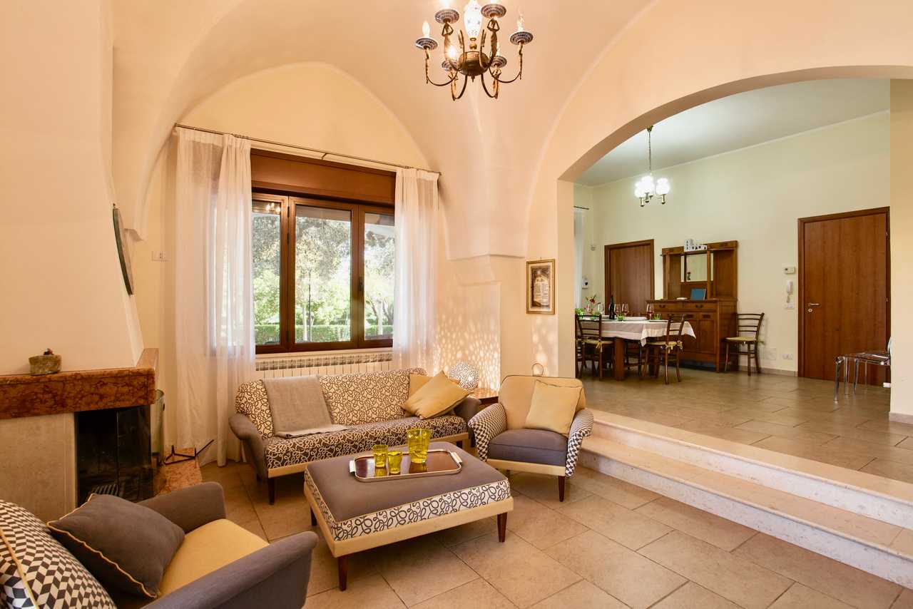 Luxury villa in midst of an ancient olive grove, ideal for families