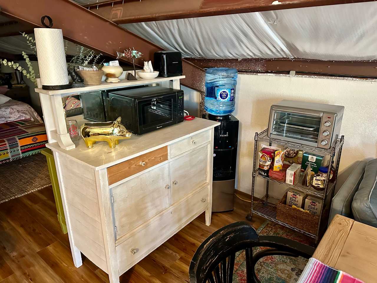 Barn Bunkhouse with Upper Deck & Sunset Views of the Sanctuary