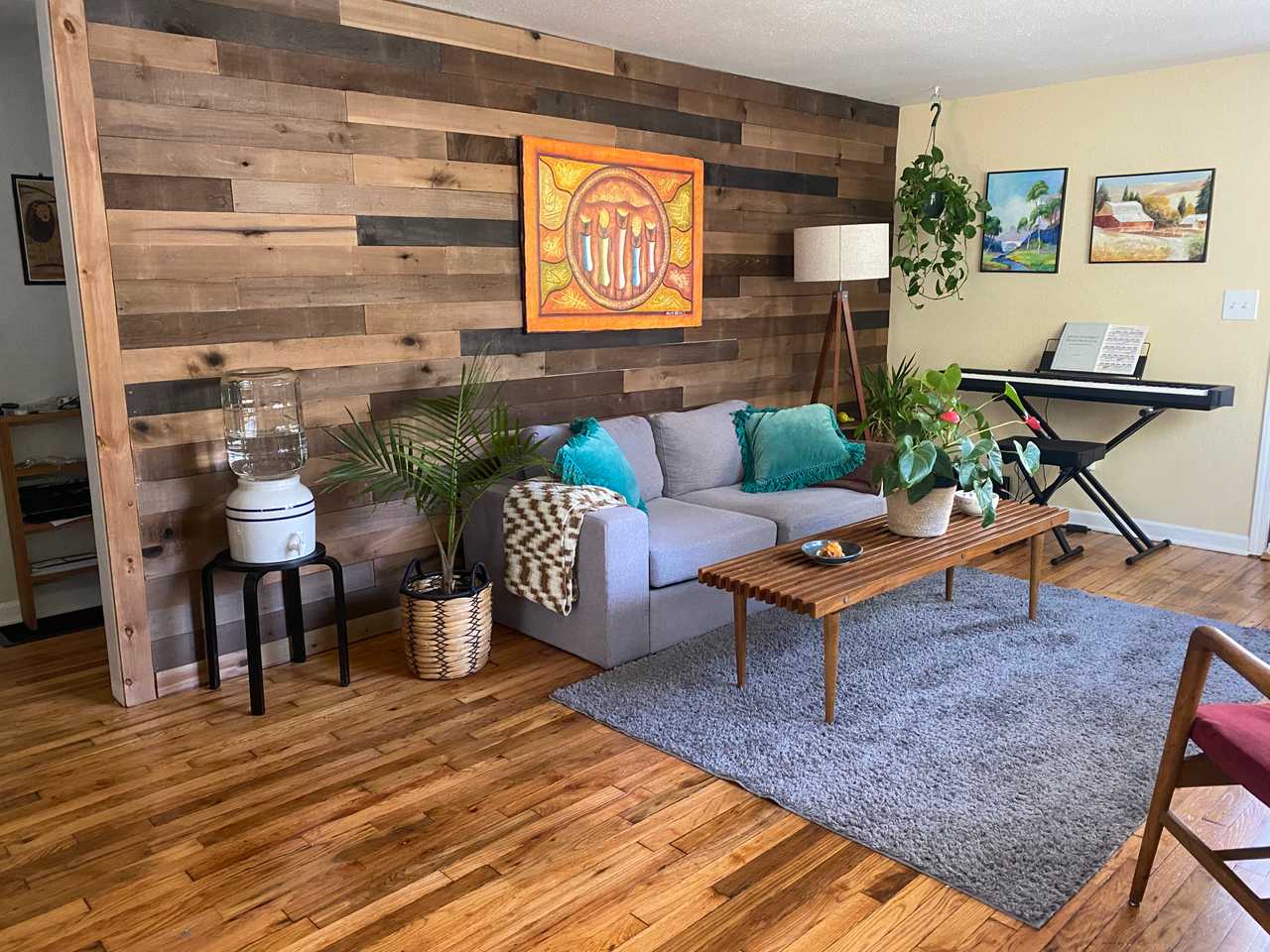 Cozy room in a fully-vegan home near downtown Kansas City