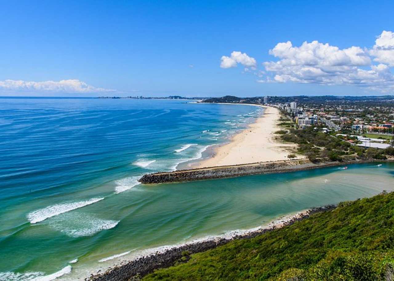 2km from Beautiful beaches.  Amazing walking trails & beautiful energy in house.