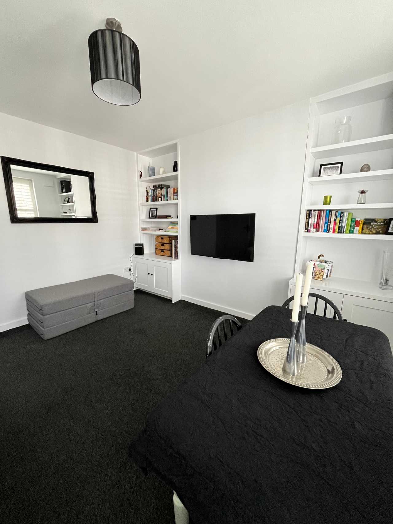 Cosy guest room in vegan home | North London | Zone 2