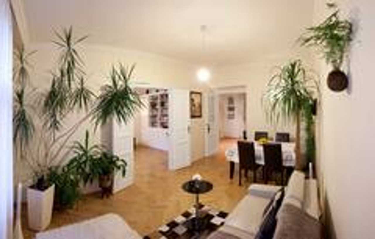 Charismatic 1920's apartment near Prague Castle