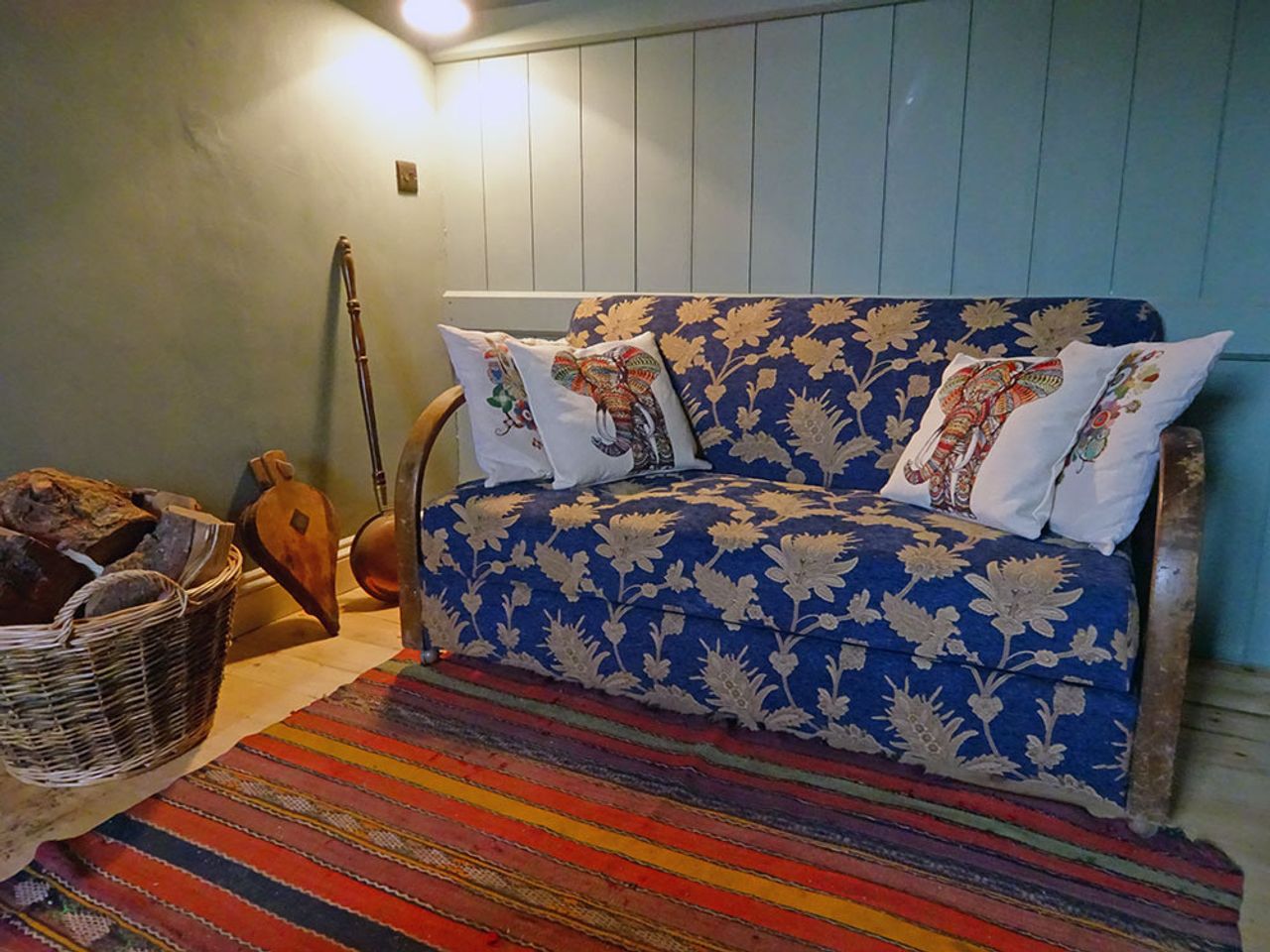 Robin's Realm - the affordable Welsh veggie countryside retreat
