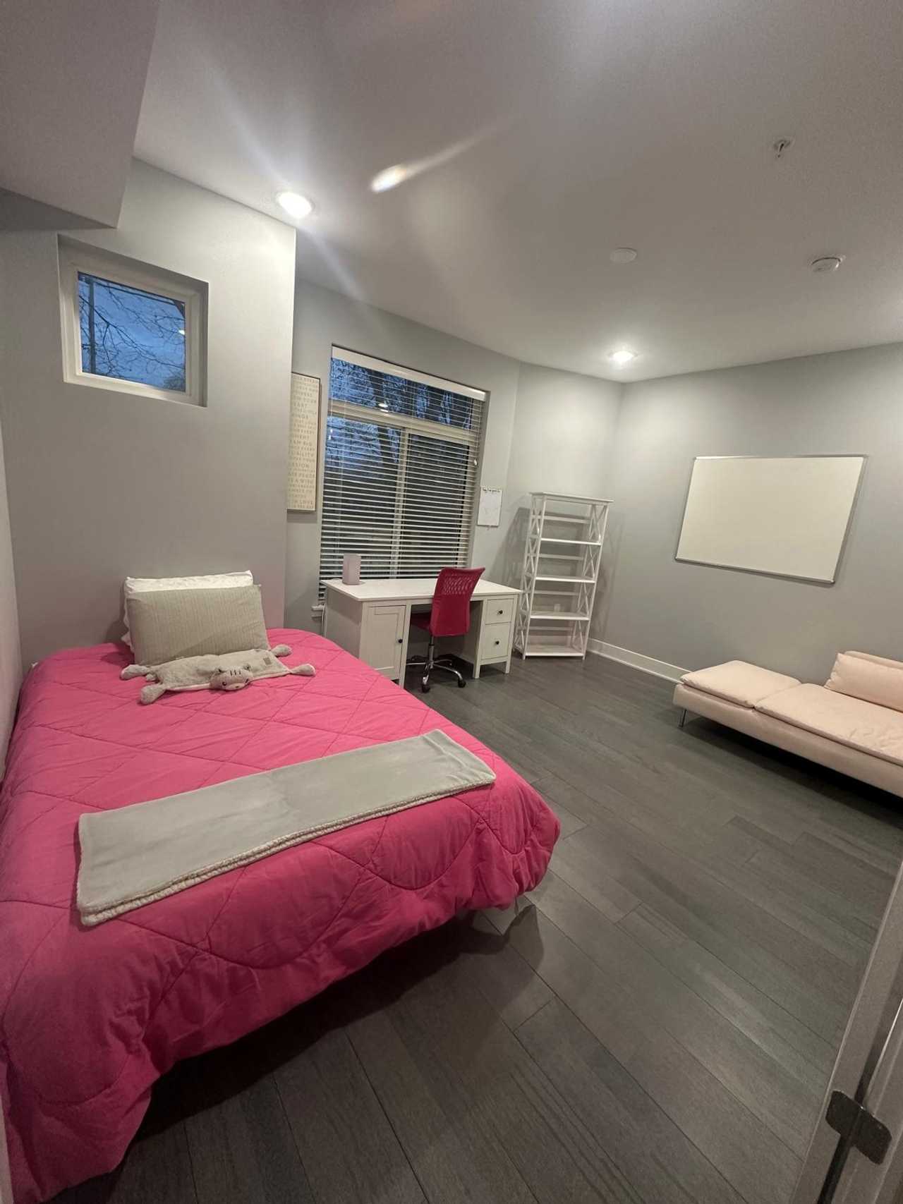 Private Room in Vegan Household: Brewerytown