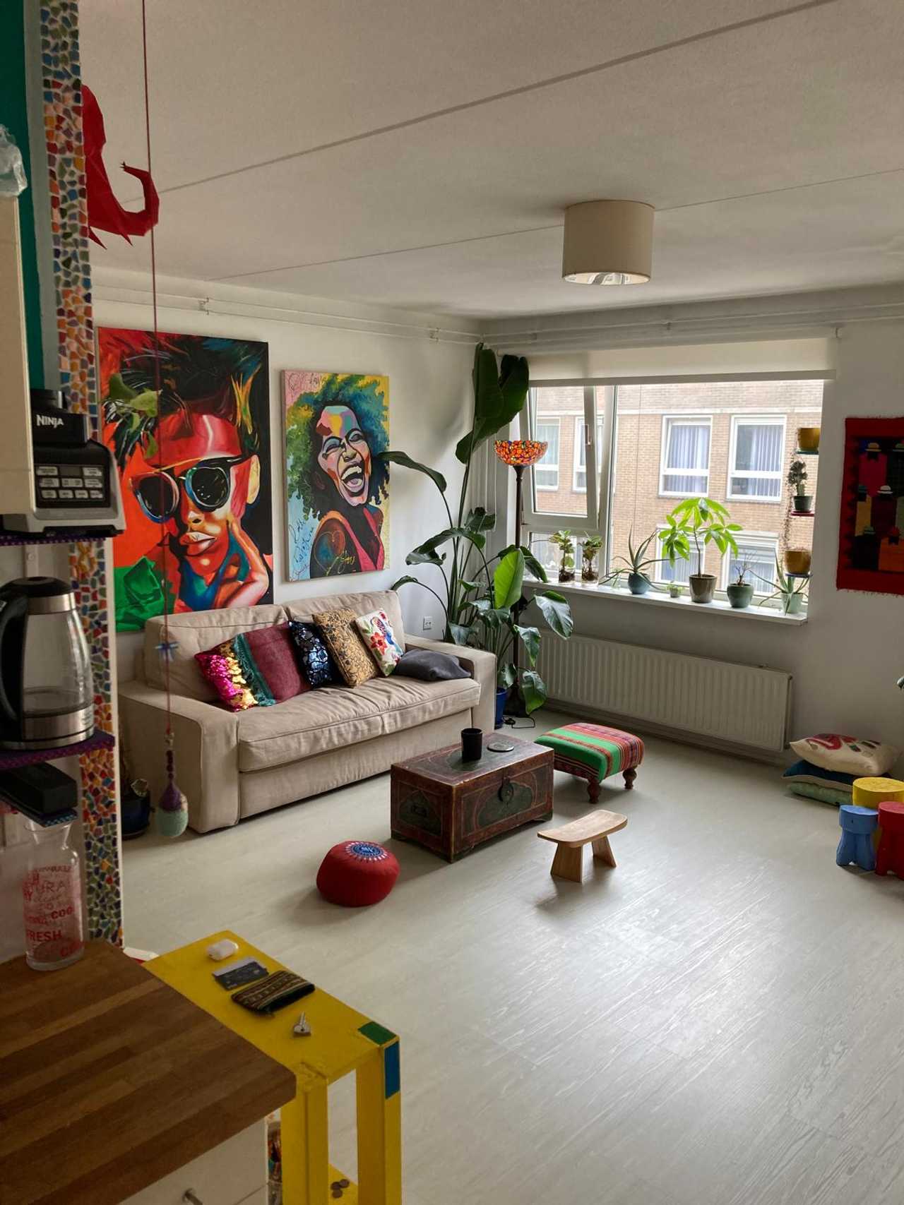 Colorful & bright APARTMENT (Oost) - includes 2 bicycles (!)
