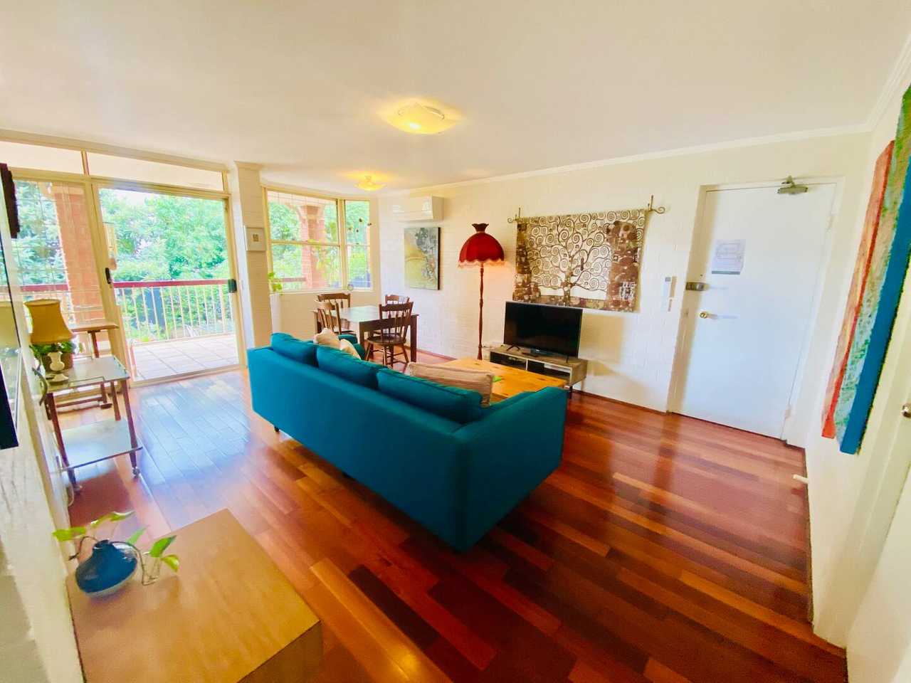 Relaxed & Leafy with Private Courtyard, Airport 15 min, City 3km