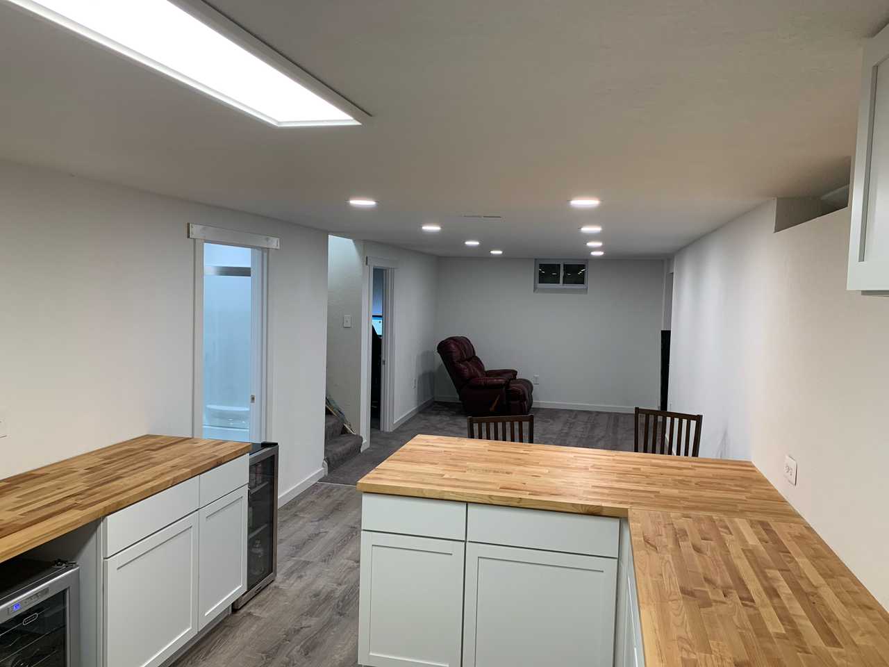 2 bedroom 1 bath lower level of duplex newly renovated. 