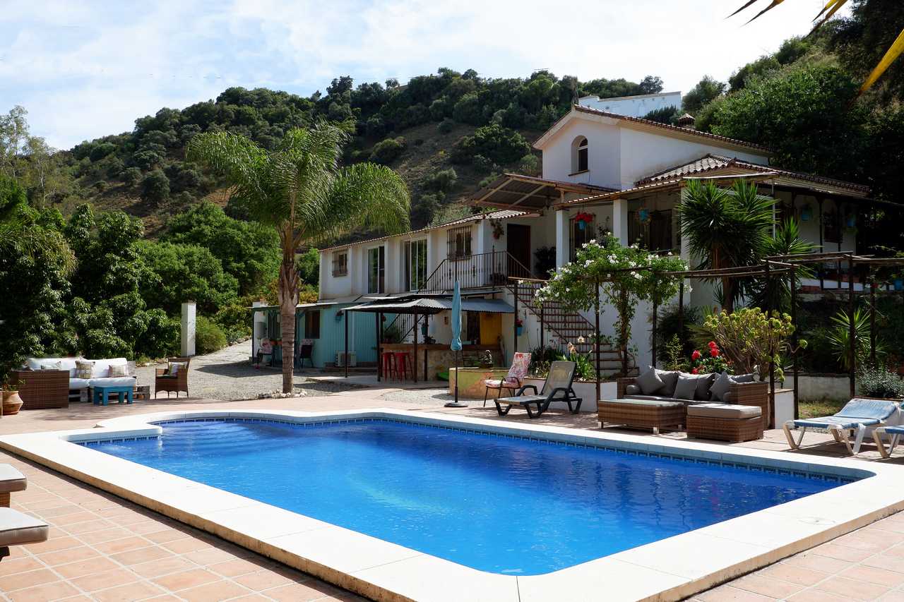 Casita Botánica at peacefull vegan Oasis besides river Pereila