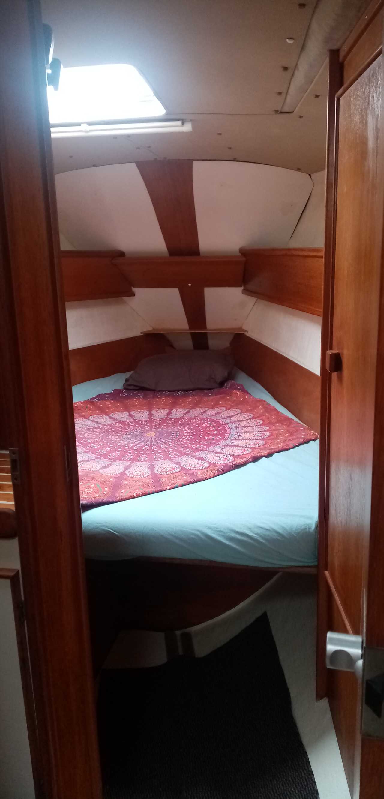 Unique space private cabin on a sailboat