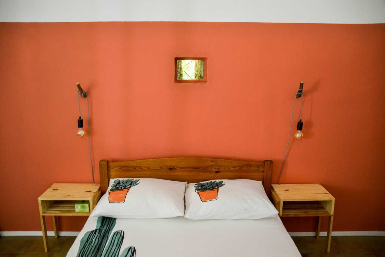 Peaceful ivy covered vacation house: Breakfast/Yoga available