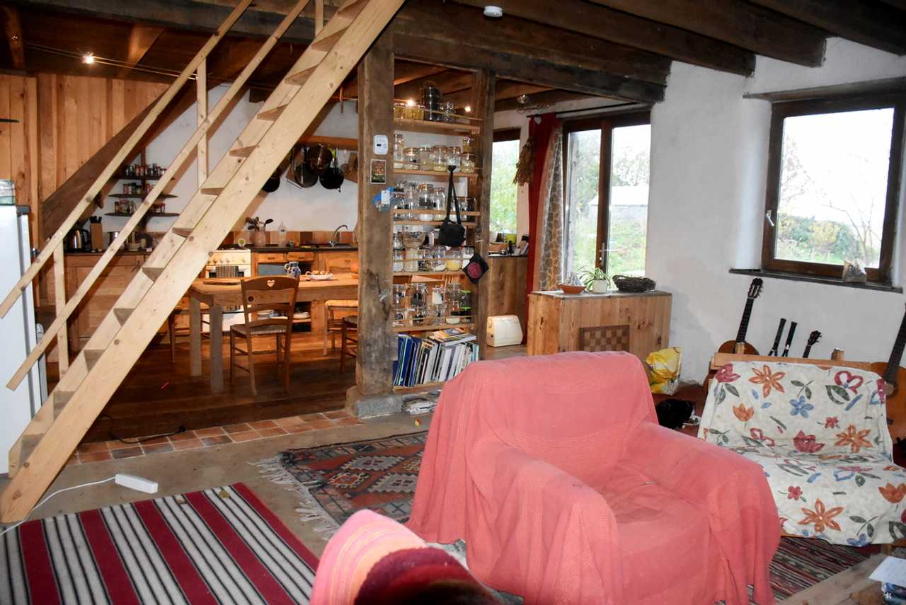 Cosy spacious room in vegan permaculture inspired house in Normandy countryside