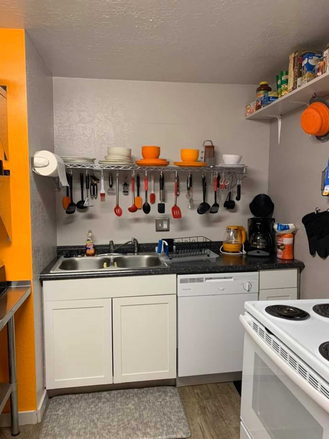 EZ 1 mile to Ft Sill -Sleeps 9 +Firepit/Grill!! Super Cute!