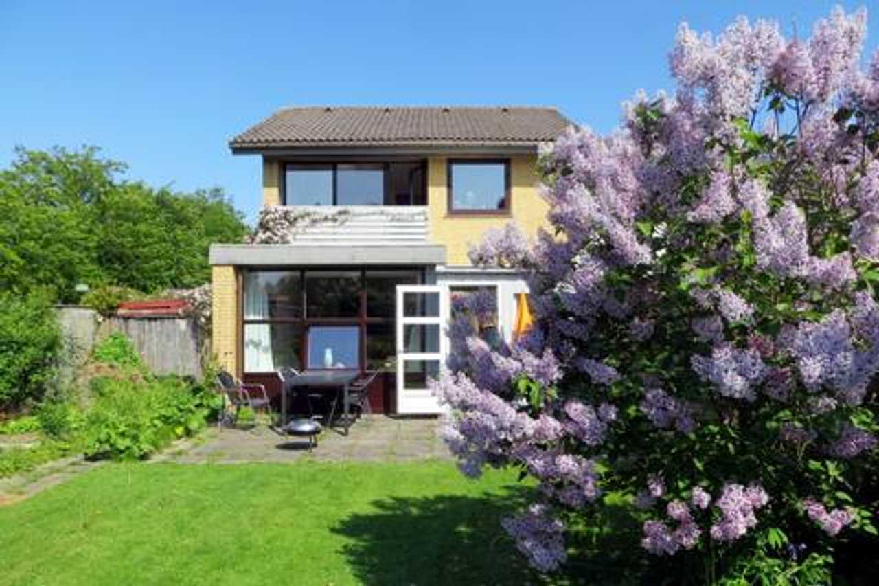 House in Sønderborg with space to relax. Garden. Art. Kitchen. Music. No TV.