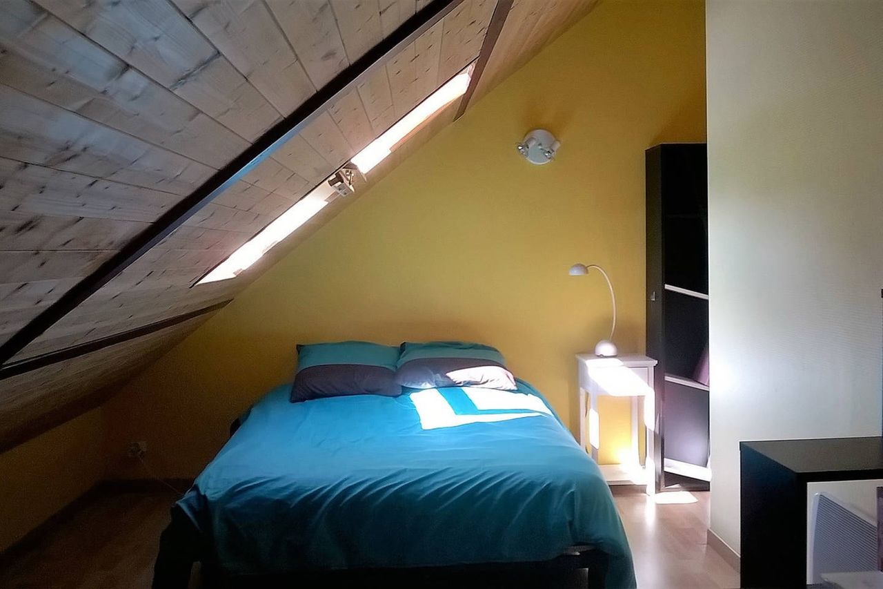 Private room in a very quiet area close to Vannes and beaches.