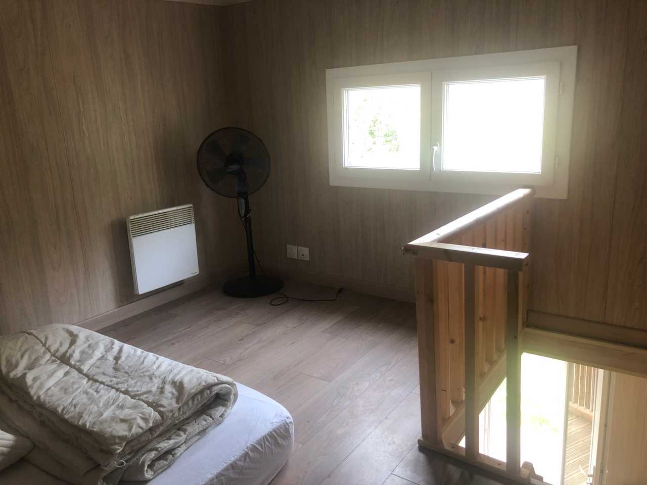 Tiny house, two rooms including kitchen. Suitable for two, single bed available 