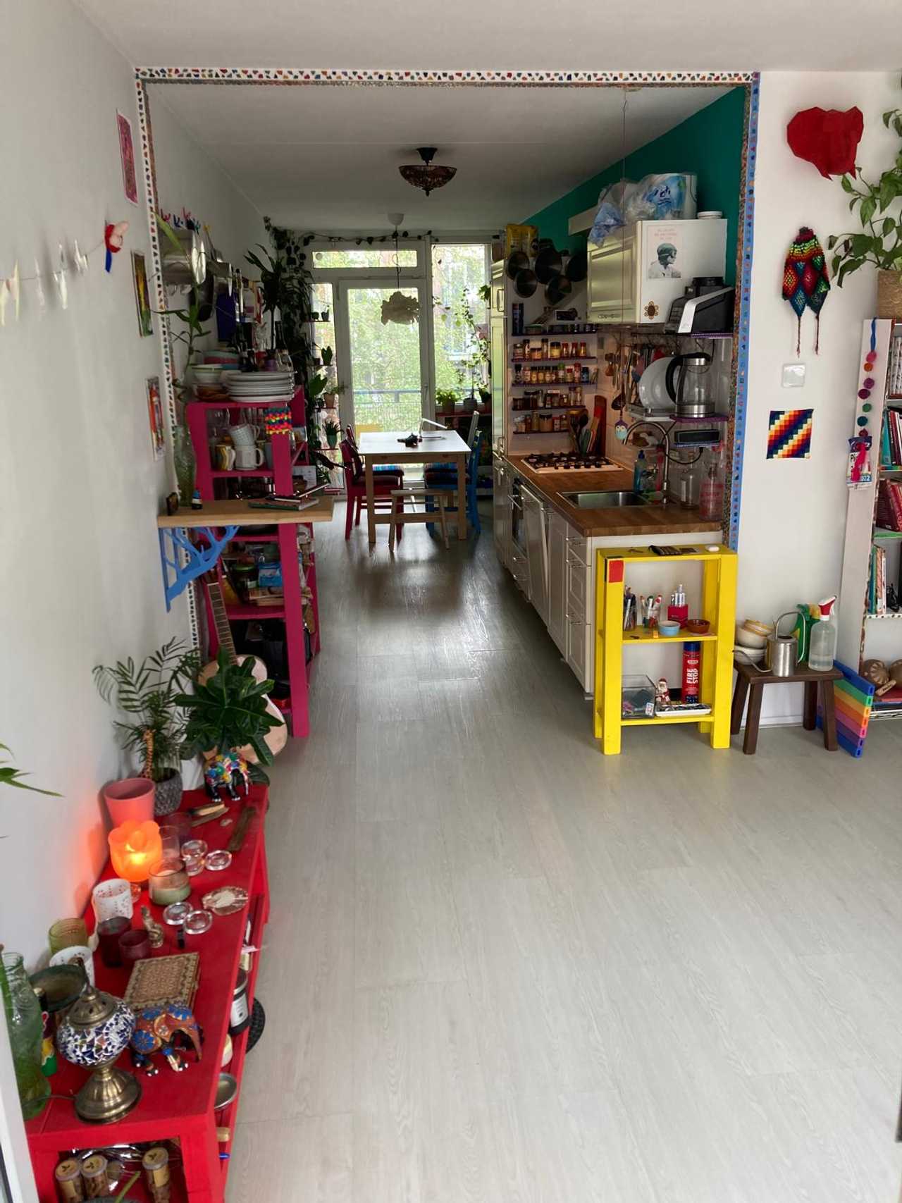 Colorful & bright APARTMENT (Oost) - includes 2 bicycles (!)
