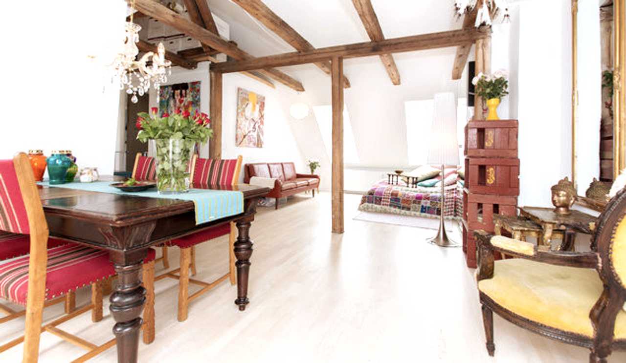 Penthouse with roof terrace and hot tub, 20 min WALK to citycenter