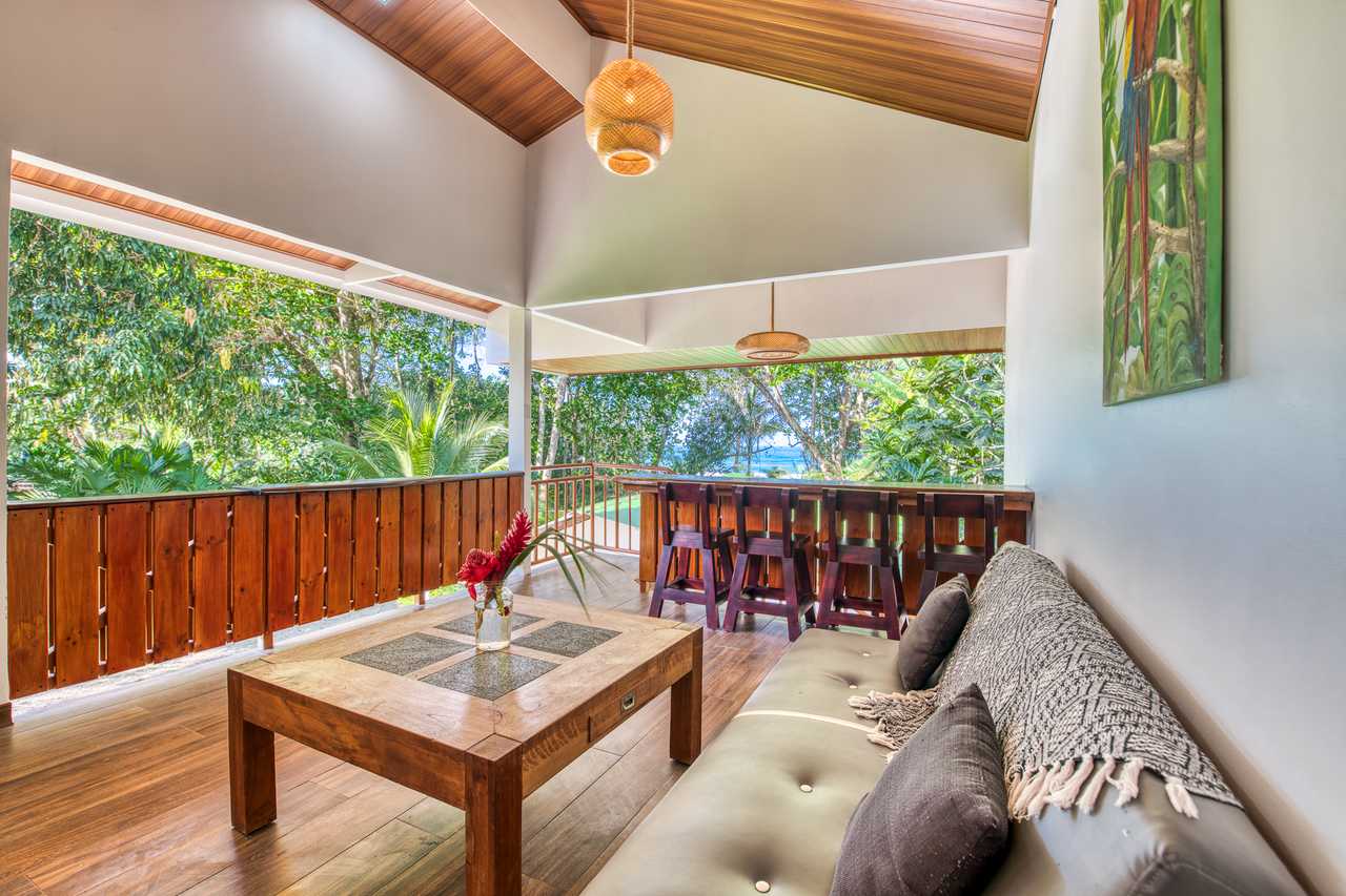 Luxury Beachfront Apartment with Oceanview Terrace