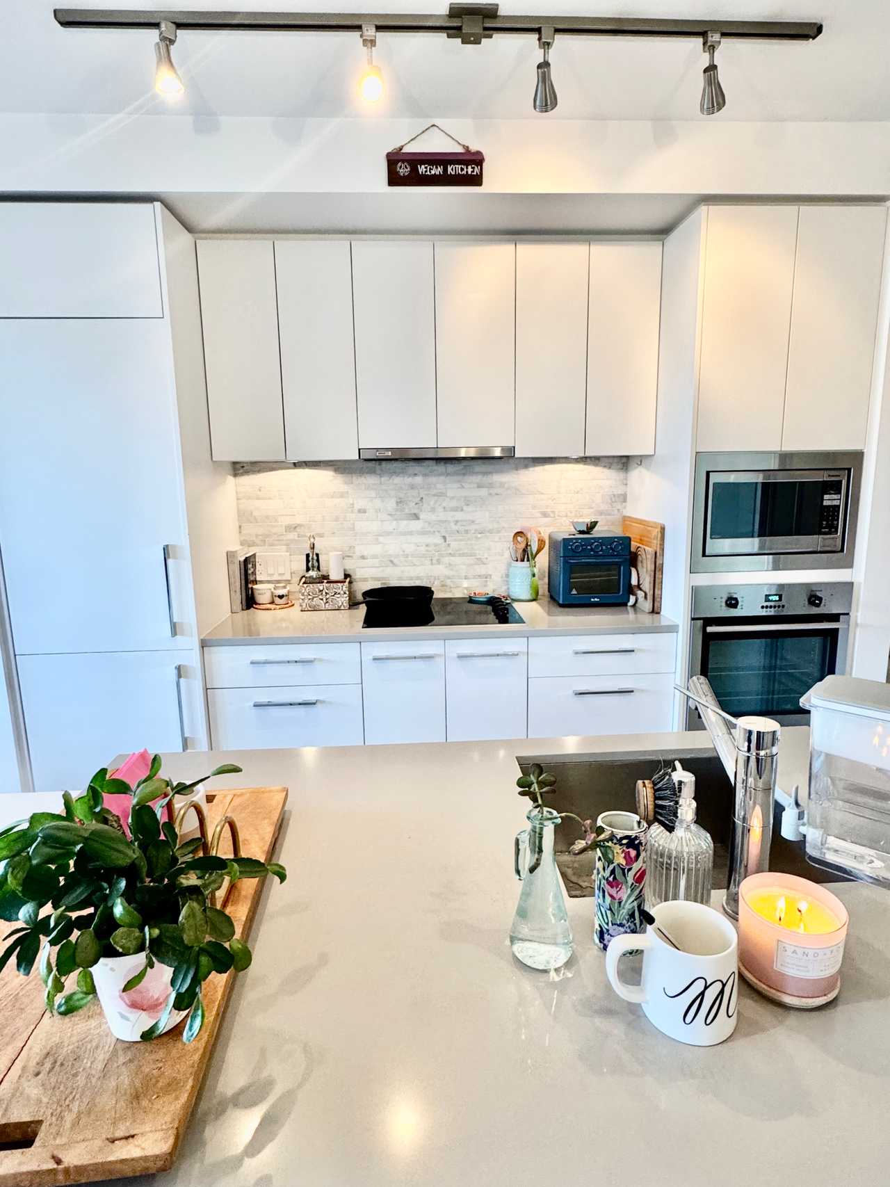 Beautiful & Clean Kits gem! HUGE patio!