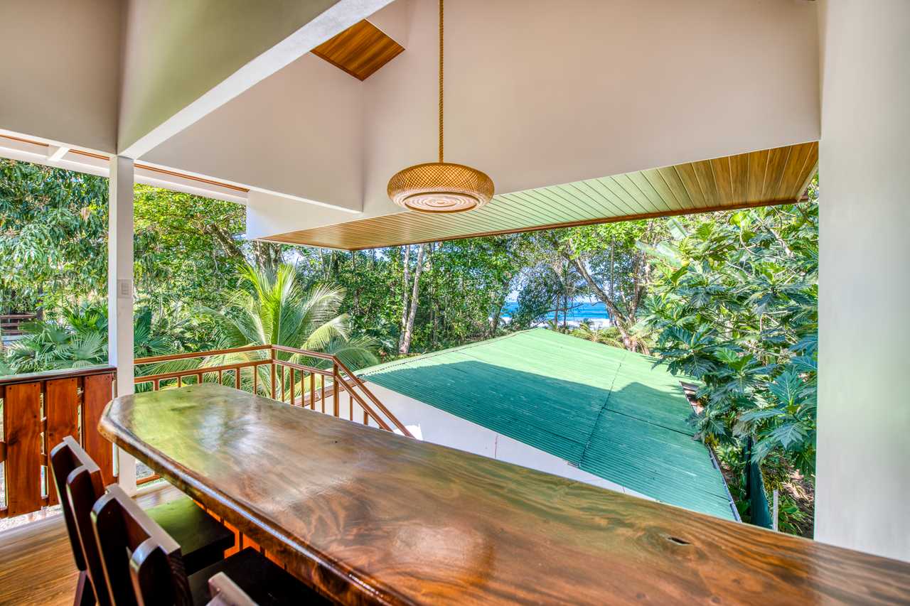 Luxury Beachfront Apartment with Oceanview Terrace