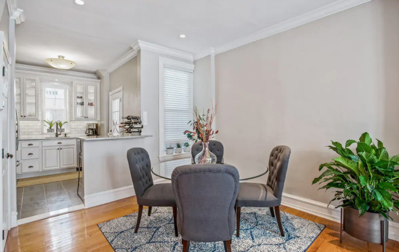 5-Star Charming Philly Townhouse in Museum Area