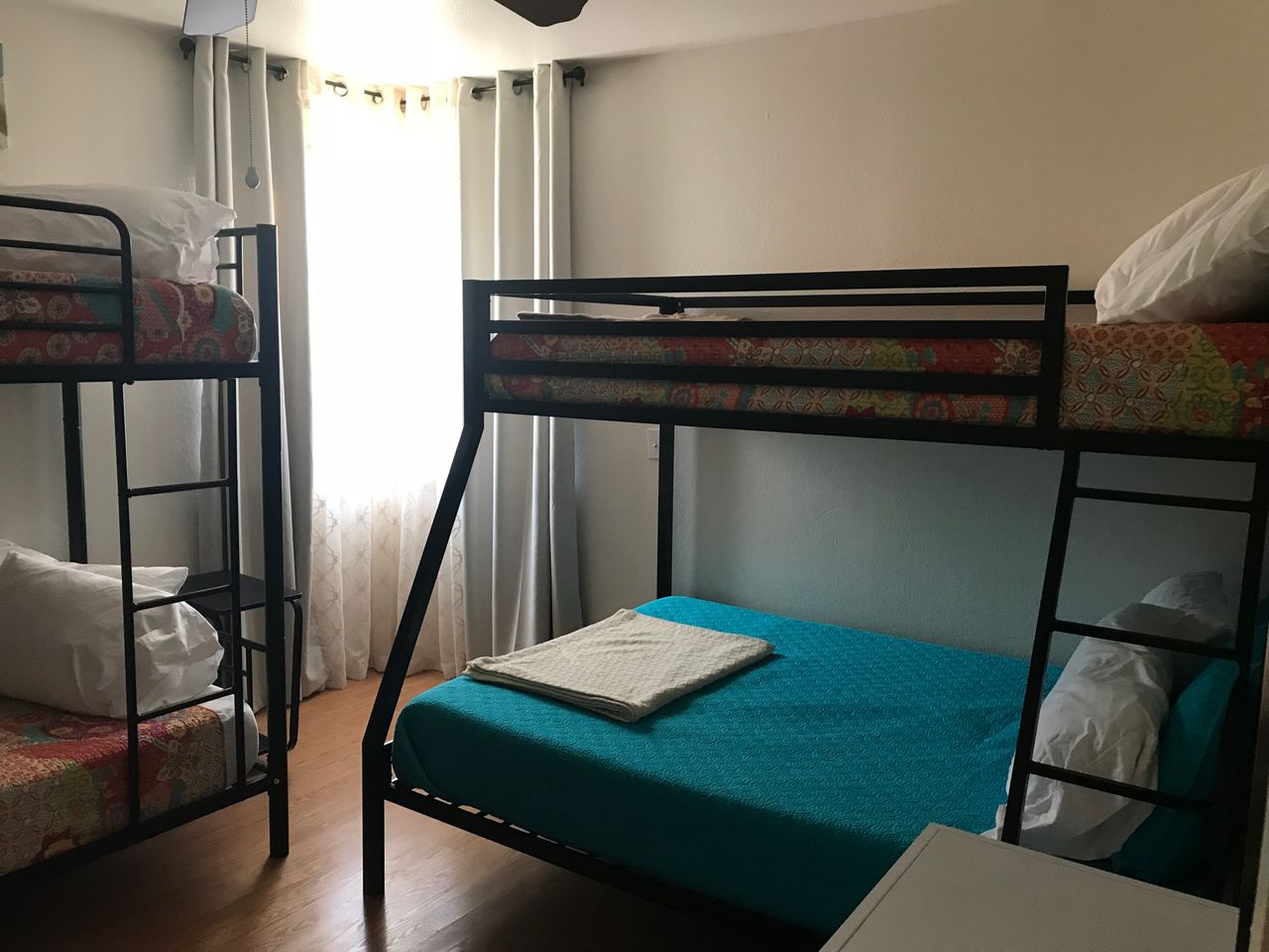 Animal Place's Guest House - Bob Room