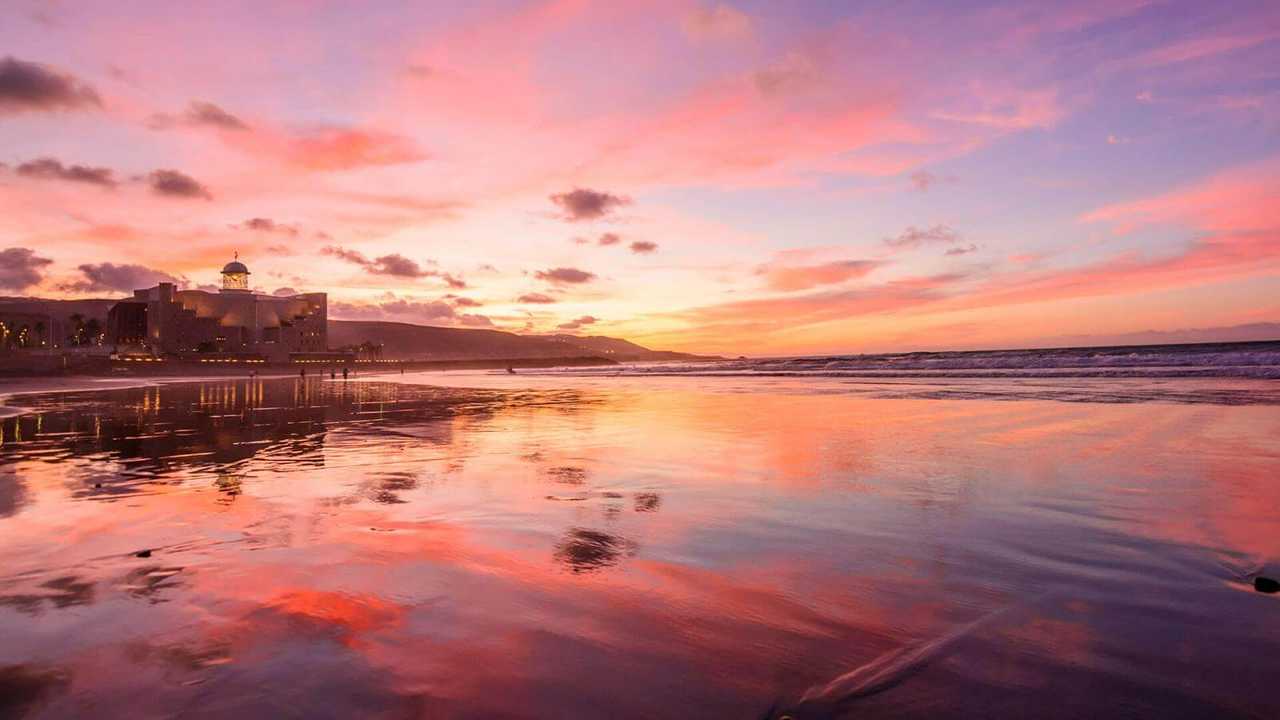 Cozy BeachSide Room - 2 min walk to surf/beach spot  in Gran Canaria