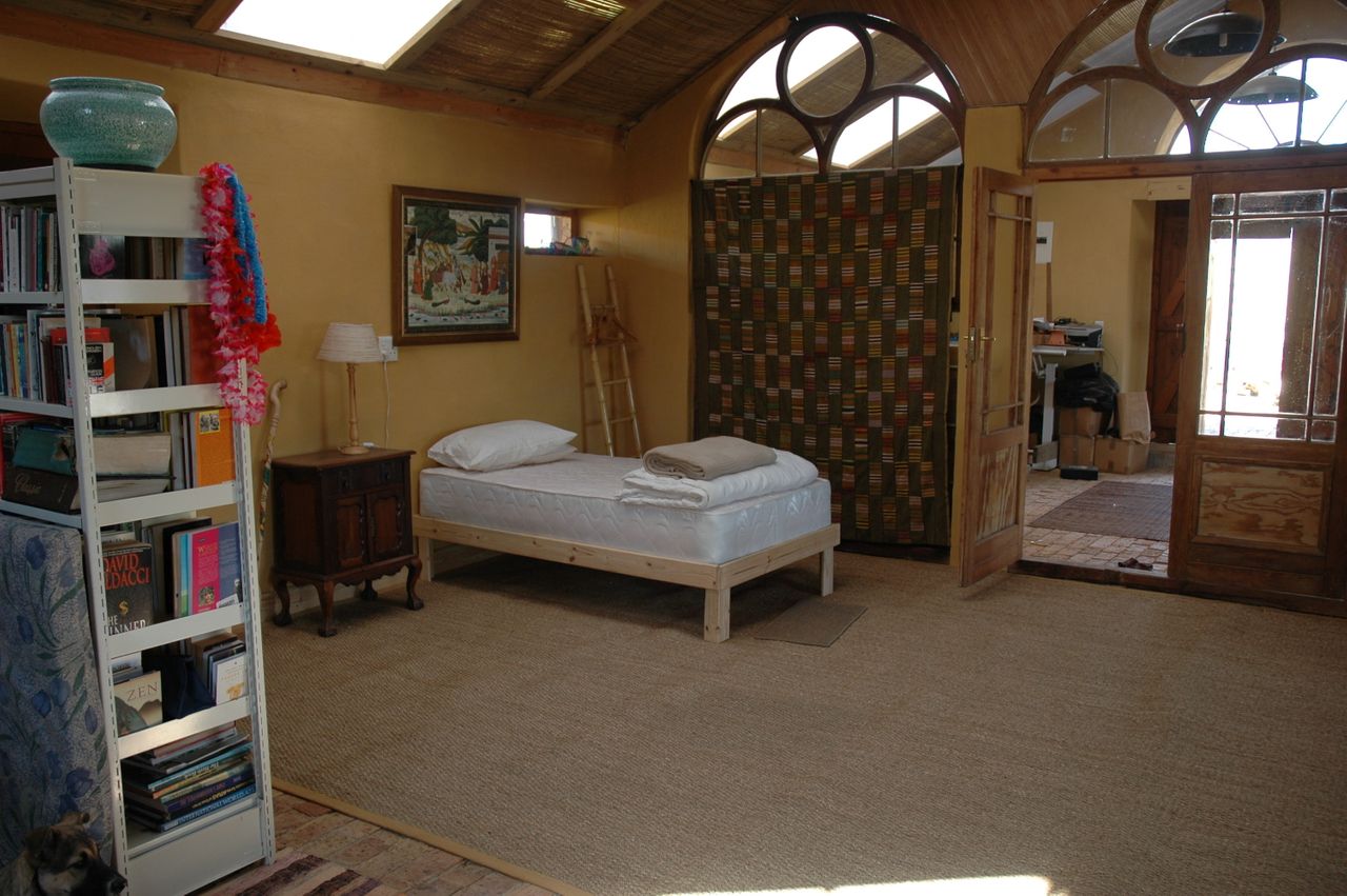 Private Room On Farm Animal Sanctuary W/ Spectacular Views of Mountains