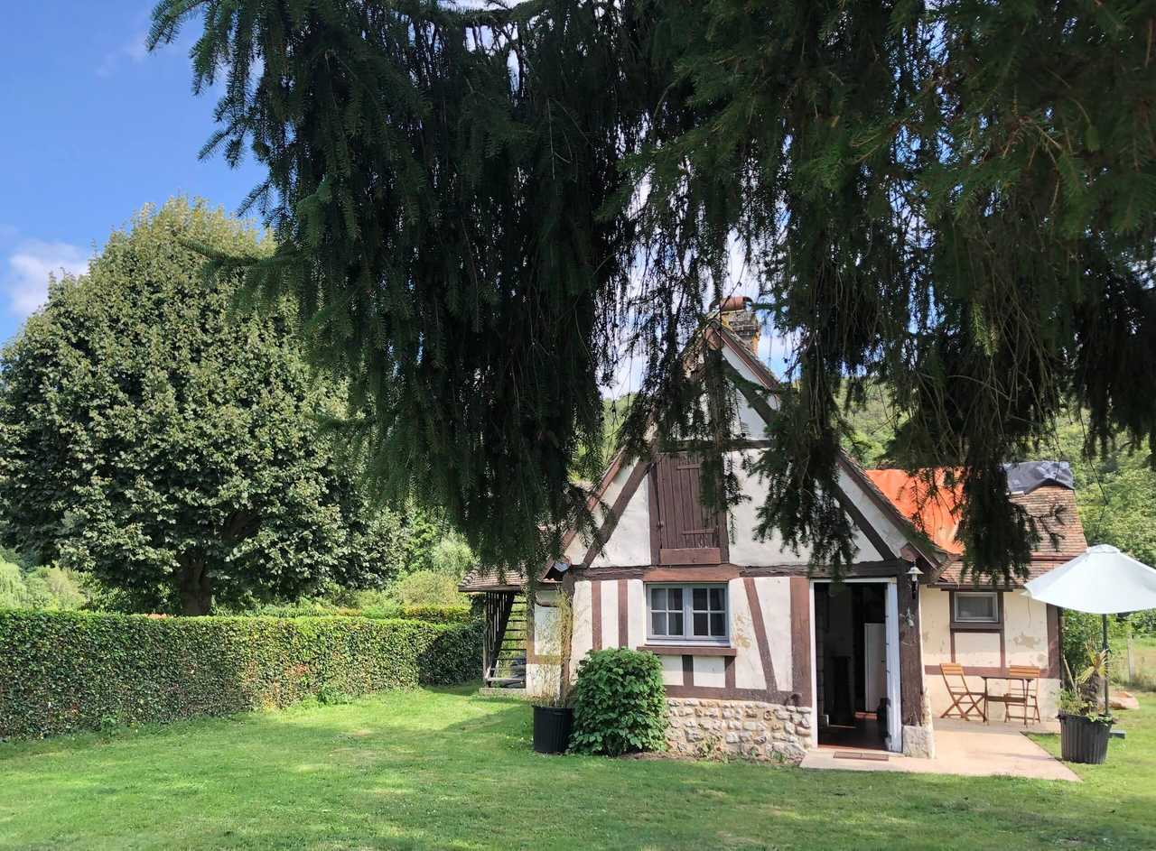 Welcome to a truly  enchanting Vegan Haven in the Iton River Valley, Normandy