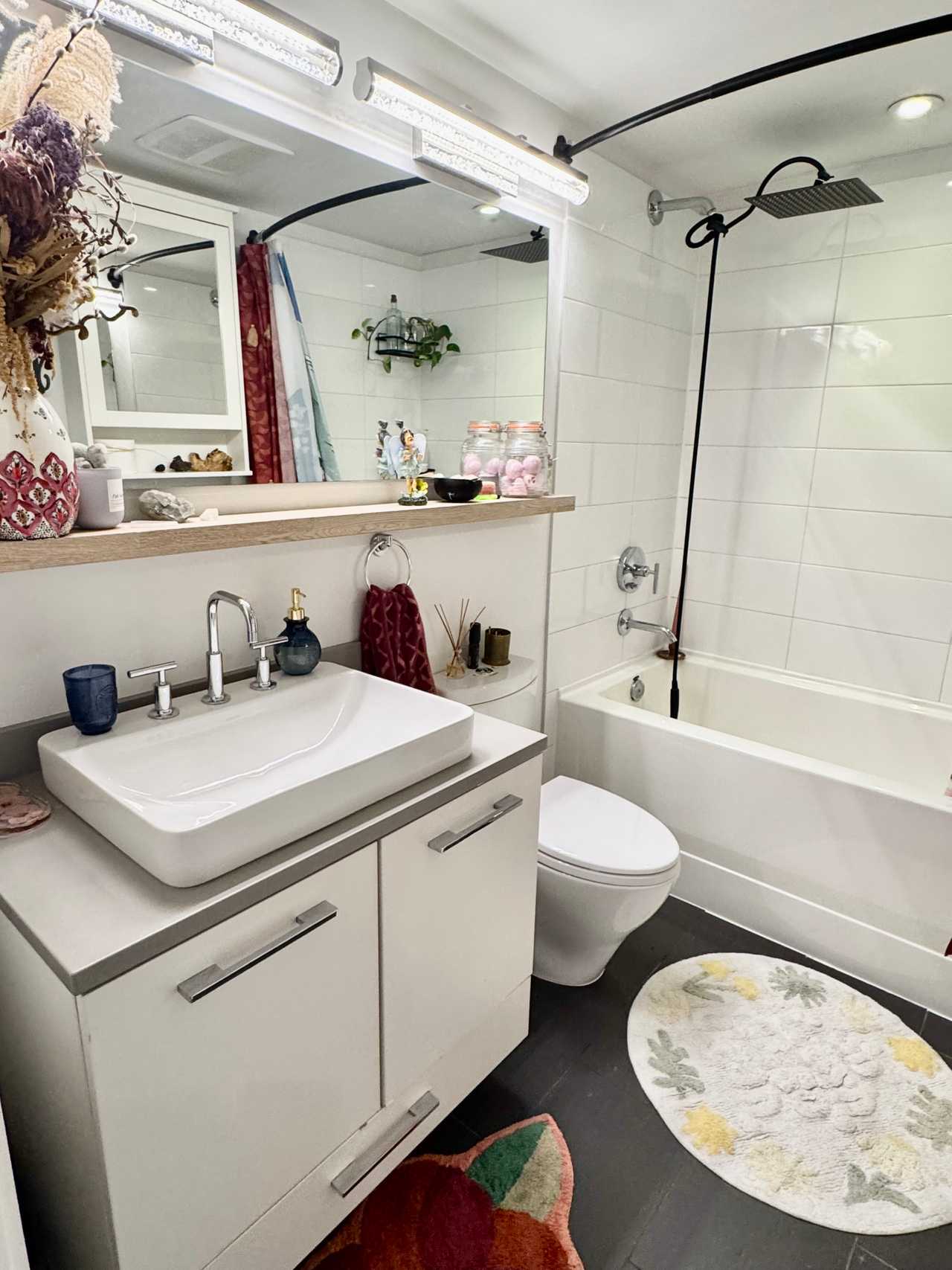 Beautiful & Clean Kits gem! HUGE patio!