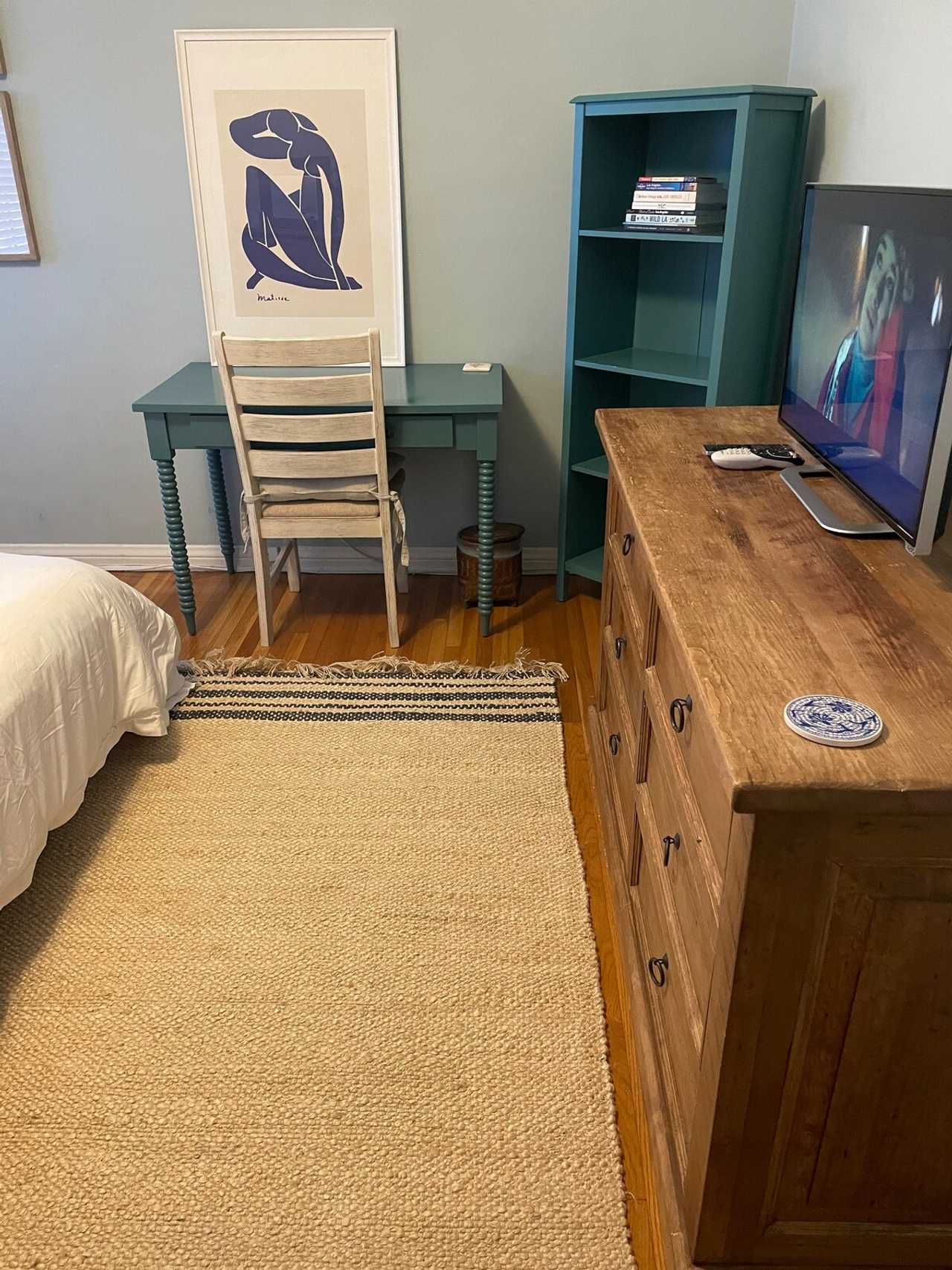 Beautiful Bedrooms minutes from Universal Studios