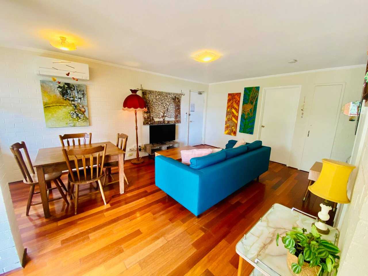 Relaxed & Leafy with Private Courtyard, Airport 15 min, City 3km