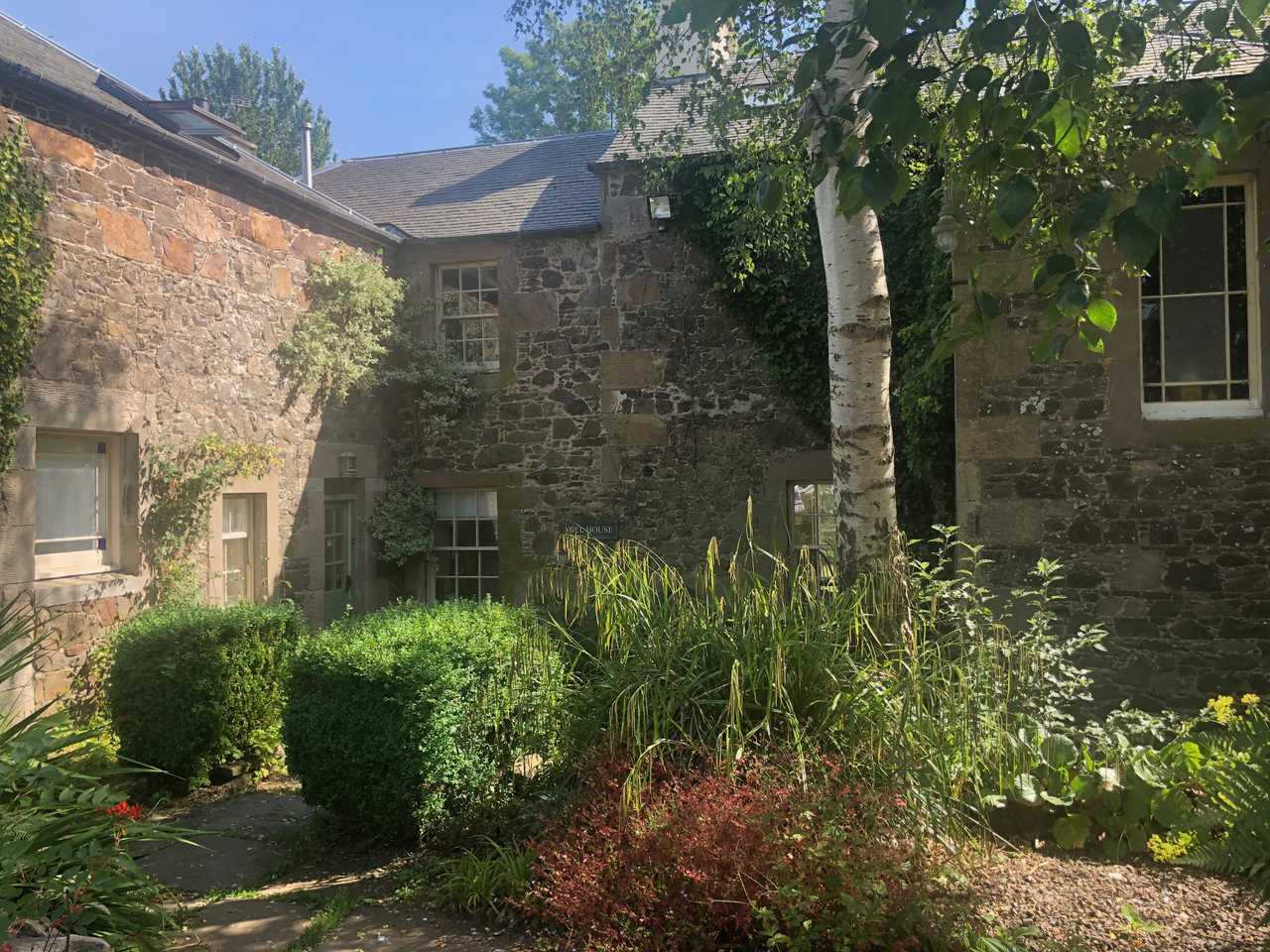 The Neuk o' the Mill: vegan B&B stone cottage