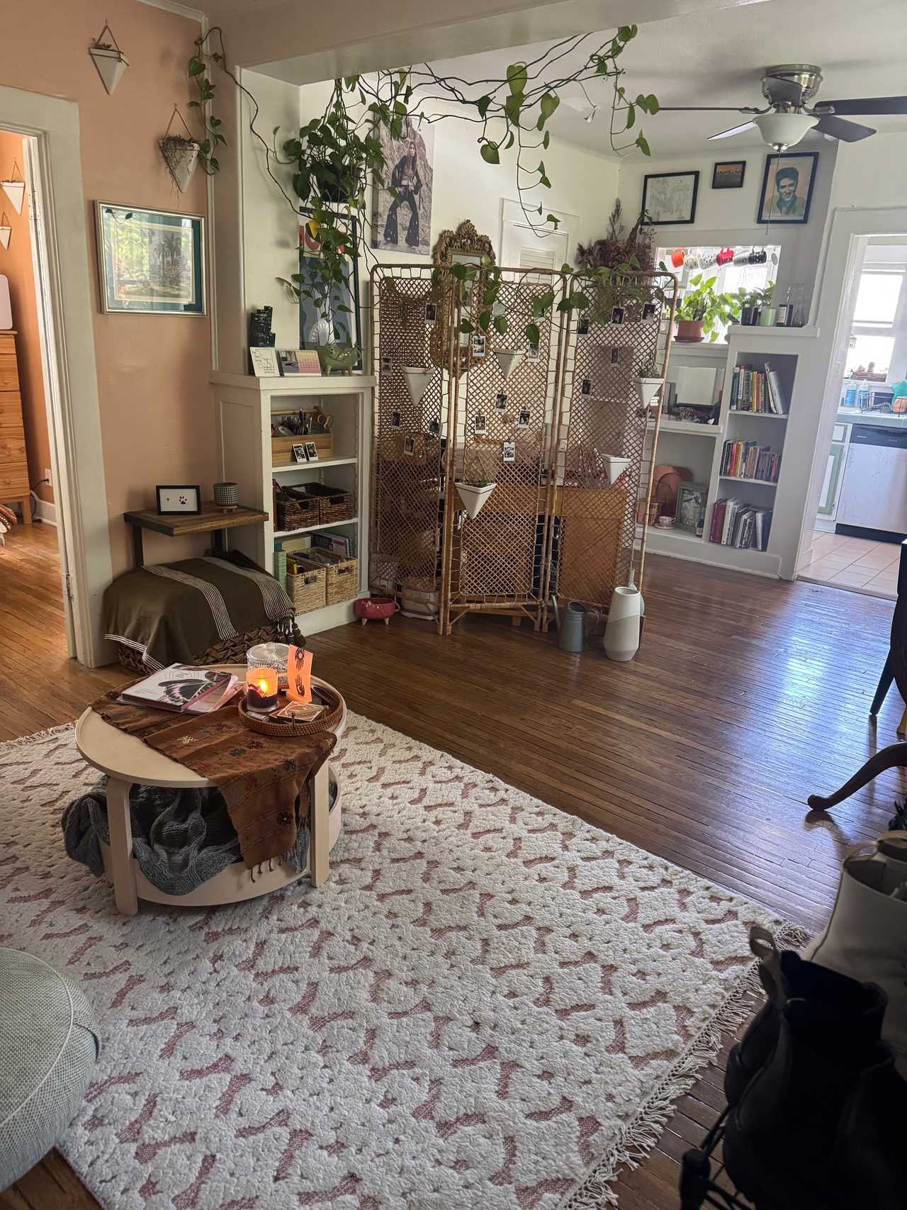 One bedroom artist bungalow in the heart of Hollywood