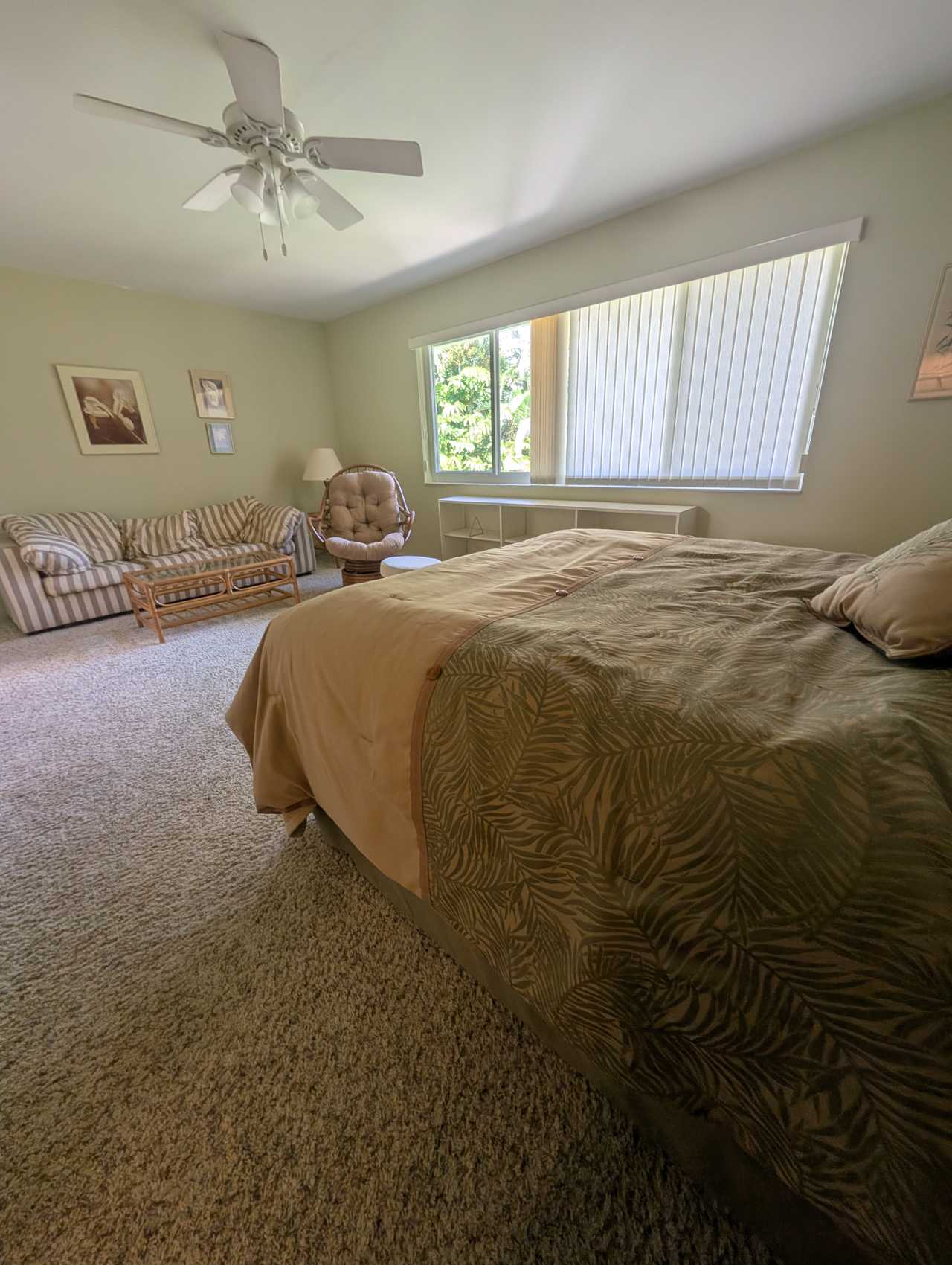 beautiful ,quiet , private, easy, gorgeous residential area, beaches ,marina 