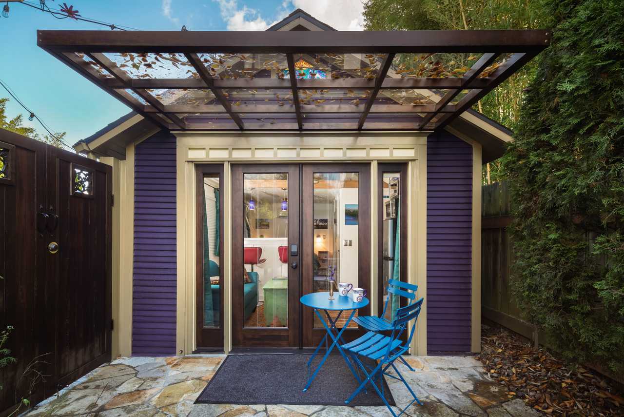 Secluded patio cottage right by all the action