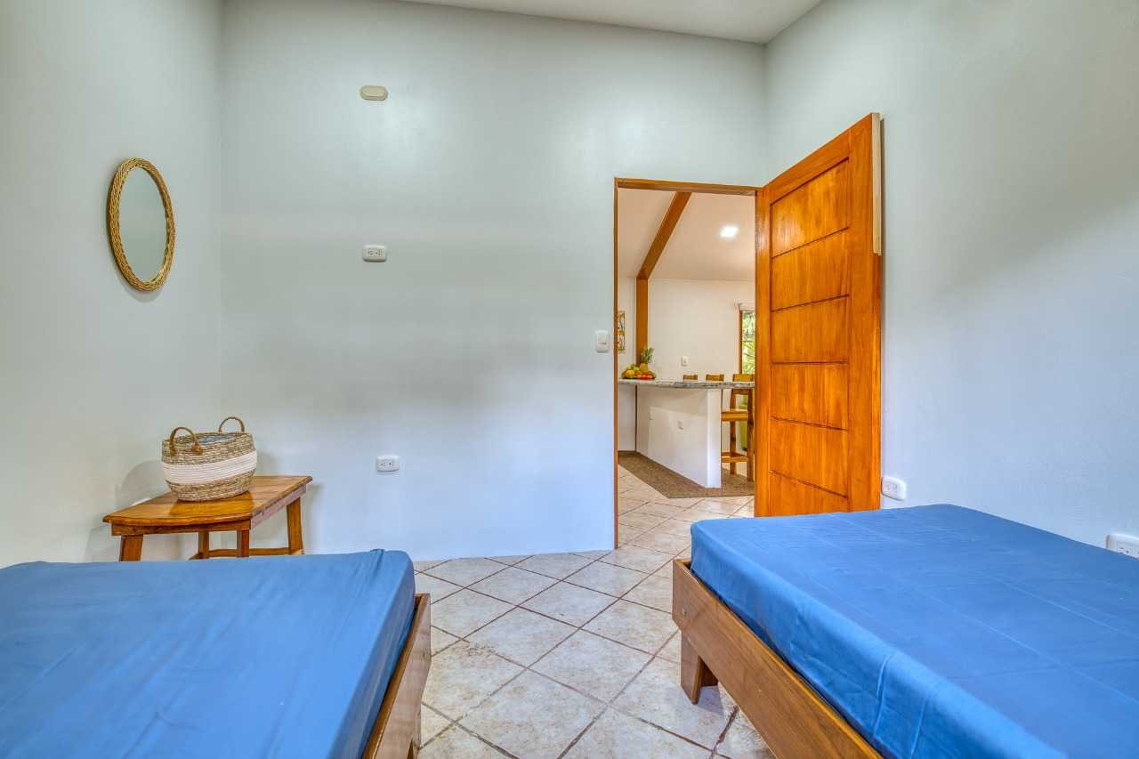 Oceanfront House with AC & Wifi @ Cocles Beachbreak